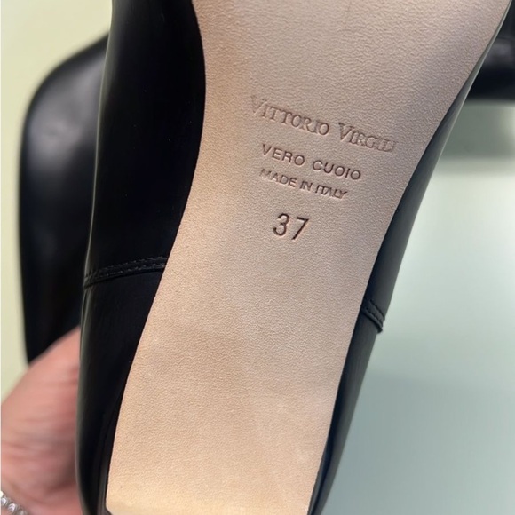 Black Heeled Boots with Pointed Toe and Glossy Finish made in Italy - Picture 3 of 7